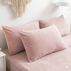 MILKY VELVET FITTED BEDSHEET WITH PILLOWS - POWDER PINK