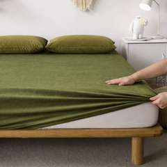 MILKY VELVET FITTED BEDSHEET WITH PILLOWS - OLIVE GREEN