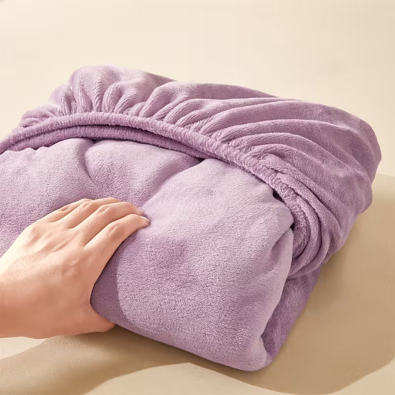 MILKY VELVET FITTED BEDSHEET WITH PILLOWS - LILAC